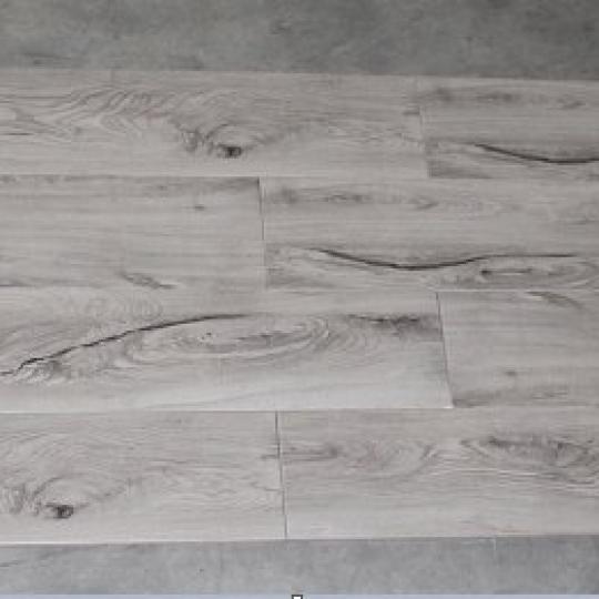 Gạch Giả Gỗ 20x120 Trung Quốc Đá Mờ Sọc Gỗ Xám 122P