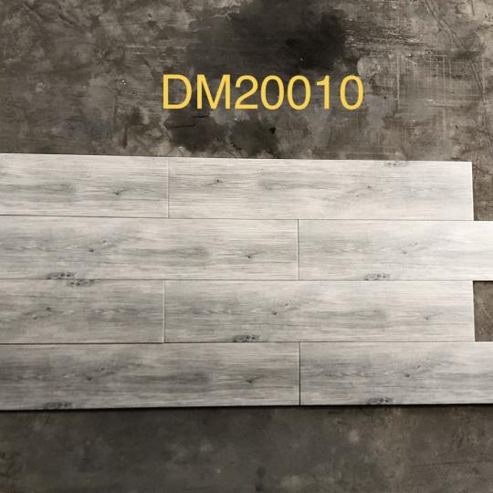 Gạch Giả Gỗ 20x100 Trung Quốc Đá Mờ Sọc Gỗ Xám DM20010