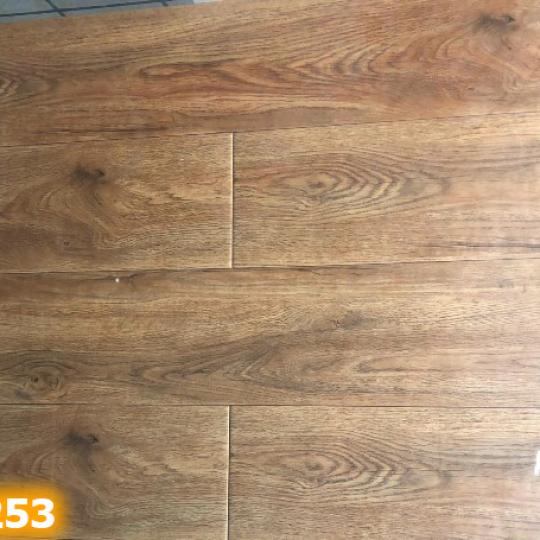 Gạch Giả Gỗ 20x120 Trung Quốc Đá Mờ Sọc Gỗ Nâu Vàng DM21253